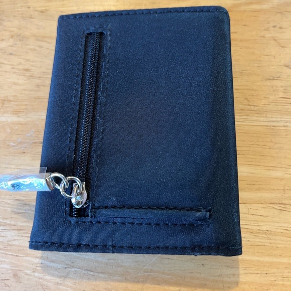 Van Heusen women’s wallet, trifold - Picture 1 of 4
